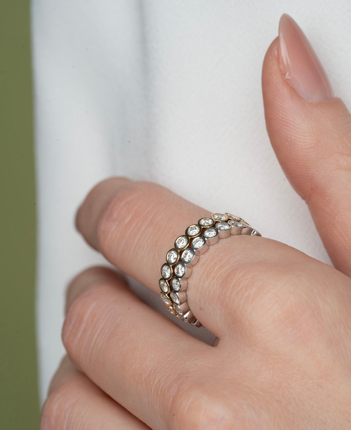 deimantine_juostele_bezel_setting